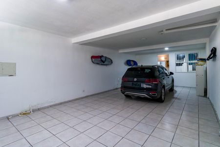 Casa à venda com 220m², 3 quartos e 4 vagas Casa à venda com 220m², 3 quartos e 4 vagasÁrea comum