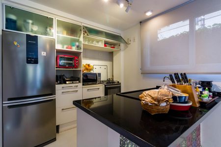 Casa à venda com 220m², 3 quartos e 4 vagas Casa à venda com 220m², 3 quartos e 4 vagasCozinha