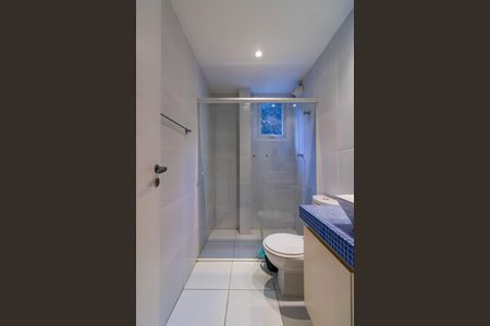 Casa à venda com 220m², 3 quartos e 4 vagas Casa à venda com 220m², 3 quartos e 4 vagasBanheiro Social