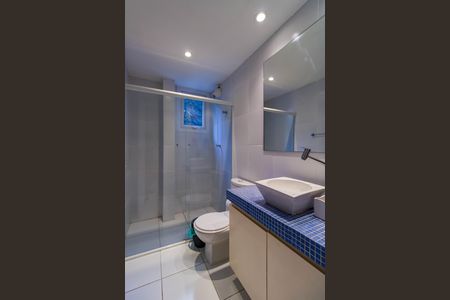 Casa à venda com 220m², 3 quartos e 4 vagas Casa à venda com 220m², 3 quartos e 4 vagasBanheiro Social