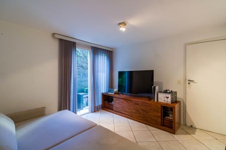 Casa à venda com 220m², 3 quartos e 4 vagas Casa à venda com 220m², 3 quartos e 4 vagasQuarto 1