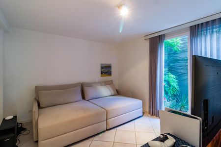 Casa à venda com 220m², 3 quartos e 4 vagas Casa à venda com 220m², 3 quartos e 4 vagasQuarto 1