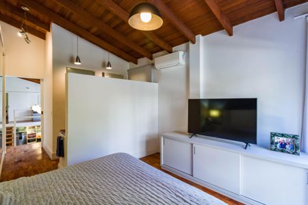 Casa à venda com 220m², 3 quartos e 4 vagas Casa à venda com 220m², 3 quartos e 4 vagasSuíte 2