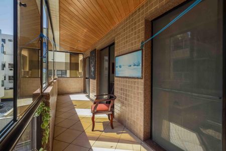 Apartamento à venda com 95m², 3 quartos e sem vagaVaranda