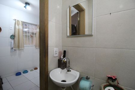 Casa de condomínio à venda com 135m², 2 quartos e 2 vagasBanheiro 1