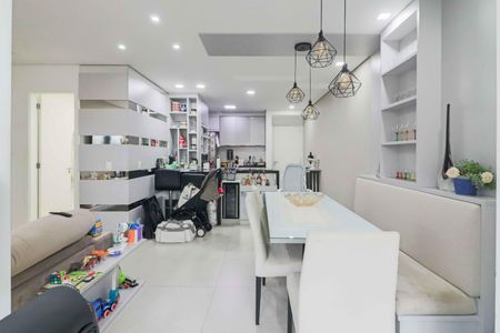 Apartamento à venda com 72m², 2 quartos e 1 vagaSala