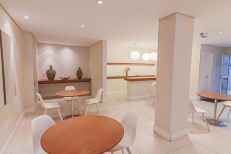 Apartamento à venda com 72m², 2 quartos e 1 vagaÁrea comum - Salão de festas