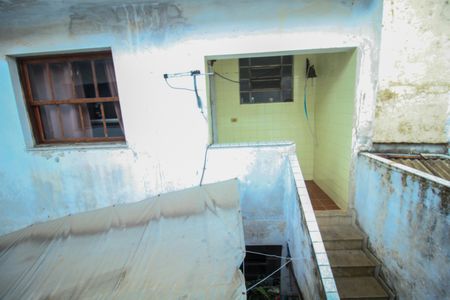 Casa à venda com 186m², 4 quartos e 3 vagas Casa à venda com 186m², 4 quartos e 3 vagasEscada