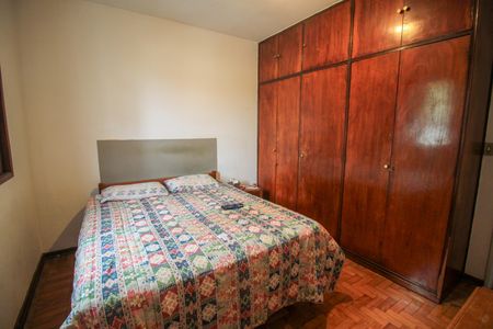 Casa à venda com 186m², 4 quartos e 3 vagas Casa à venda com 186m², 4 quartos e 3 vagas Quarto 1