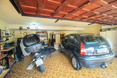 Casa à venda com 186m², 4 quartos e 3 vagas Casa à venda com 186m², 4 quartos e 3 vagasGaragem