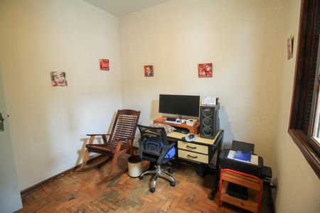 Casa à venda com 186m², 4 quartos e 3 vagas Casa à venda com 186m², 4 quartos e 3 vagasQuarto 4