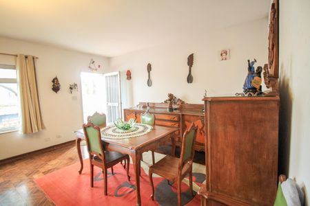 Casa à venda com 186m², 4 quartos e 3 vagas Casa à venda com 186m², 4 quartos e 3 vagasSala