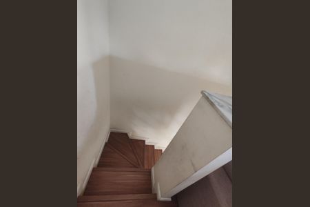 Apartamento à venda com 107m², 3 quartos e 2 vagasEscada