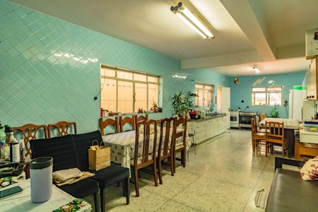 Casa à venda com 307m², 4 quartos e 2 vagasCozinha