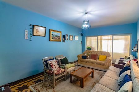 Casa à venda com 307m², 4 quartos e 2 vagasSala