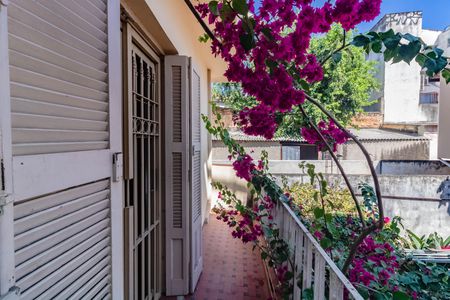 Casa à venda com 307m², 4 quartos e 2 vagasQuarto 4 Sacada