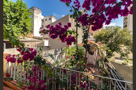 Casa à venda com 307m², 4 quartos e 2 vagasQuarto 4 Sacada