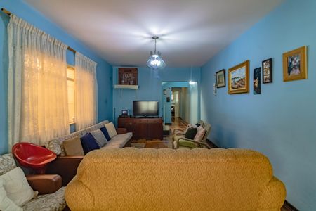 Casa à venda com 307m², 4 quartos e 2 vagasSala