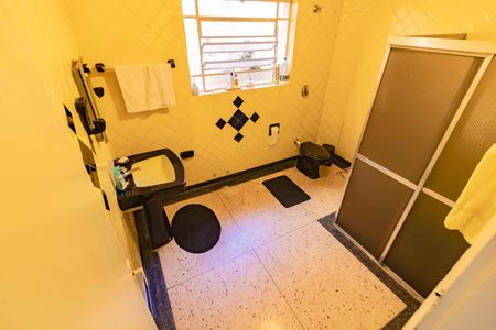 Casa à venda com 307m², 4 quartos e 2 vagasBanheiro