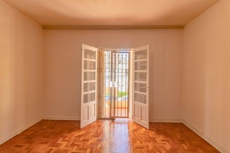 Casa à venda com 307m², 4 quartos e 2 vagasQuarto 1