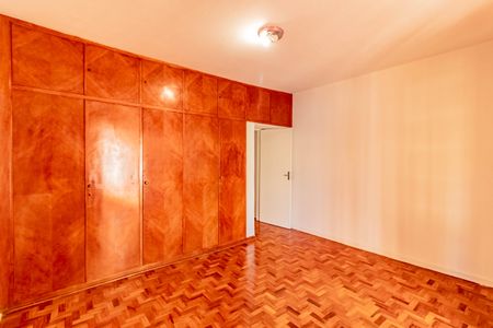 Casa à venda com 307m², 4 quartos e 2 vagasQuarto 1