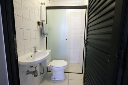 Apartamento à venda com 196m², 4 quartos e 2 vagasBanheiro de Serviço