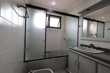 Apartamento à venda com 196m², 4 quartos e 2 vagasBanheiro Suíte 3