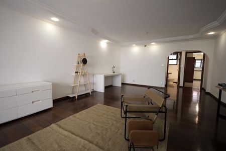 Apartamento à venda com 196m², 4 quartos e 2 vagasSala