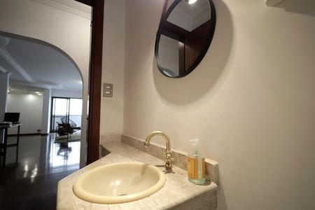 Apartamento à venda com 196m², 4 quartos e 2 vagasLavabo