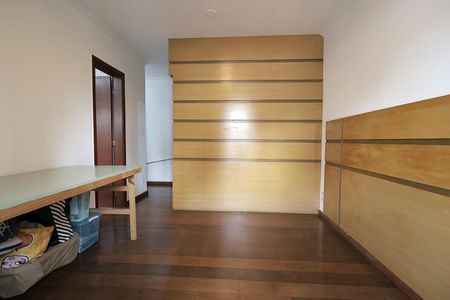 Apartamento à venda com 196m², 4 quartos e 2 vagasQuarto Suíte 3