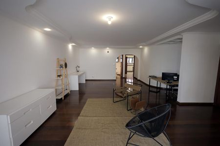 Apartamento à venda com 196m², 4 quartos e 2 vagasSala