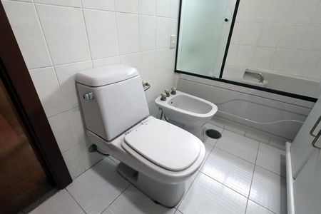 Apartamento à venda com 196m², 4 quartos e 2 vagasBanheiro Suíte 3