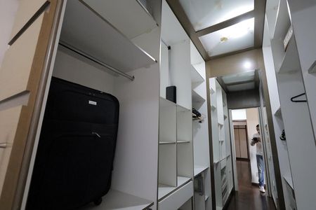 Apartamento à venda com 196m², 4 quartos e 2 vagasCloset