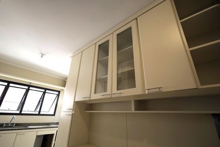 Apartamento à venda com 196m², 4 quartos e 2 vagasCozinha