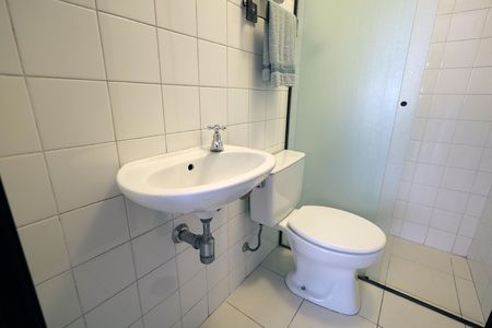 Apartamento à venda com 196m², 4 quartos e 2 vagasBanheiro de Serviço