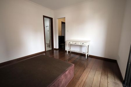 Apartamento à venda com 196m², 4 quartos e 2 vagasQuarto Suíte 1