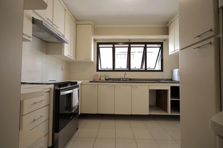Apartamento à venda com 196m², 4 quartos e 2 vagasCozinha