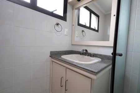 Apartamento à venda com 196m², 4 quartos e 2 vagasBanheiro Suíte 2
