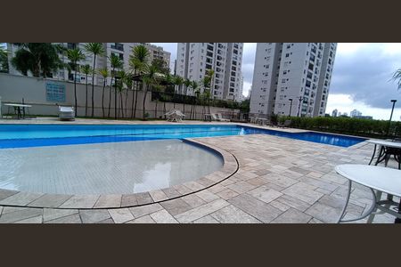 Apartamento à venda com 70m², 2 quartos e 1 vaga Apartamento à venda com 70m², 2 quartos e 1 vagaÁrea comum - Piscina