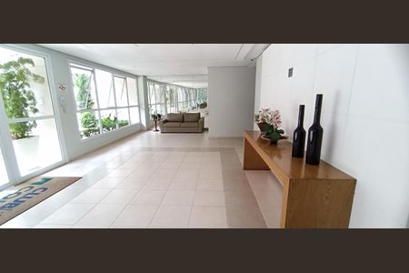 Apartamento à venda com 70m², 2 quartos e 1 vaga Apartamento à venda com 70m², 2 quartos e 1 vagaHall