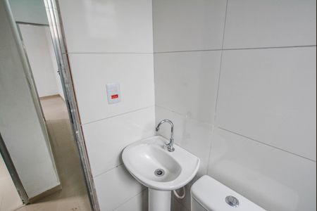 Casa para alugar com 42m², 2 quartos e 1 vaga Casa para alugar com 42m², 2 quartos e 1 vagaBanheiro
