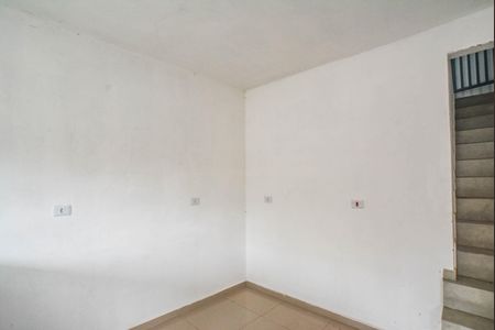 Casa para alugar com 42m², 2 quartos e 1 vaga Casa para alugar com 42m², 2 quartos e 1 vagaSala