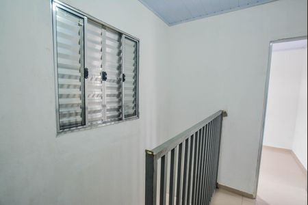 Casa para alugar com 42m², 2 quartos e 1 vaga Casa para alugar com 42m², 2 quartos e 1 vagaEscada