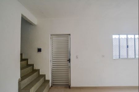 Casa para alugar com 42m², 2 quartos e 1 vaga Casa para alugar com 42m², 2 quartos e 1 vagaSala