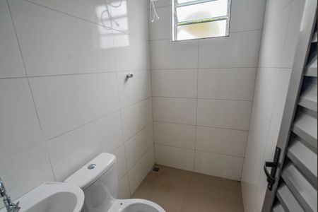 Casa para alugar com 42m², 2 quartos e 1 vaga Casa para alugar com 42m², 2 quartos e 1 vagaBanheiro