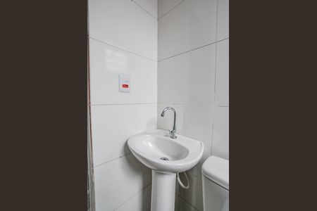 Casa para alugar com 42m², 2 quartos e 1 vaga Casa para alugar com 42m², 2 quartos e 1 vagaBanheiro