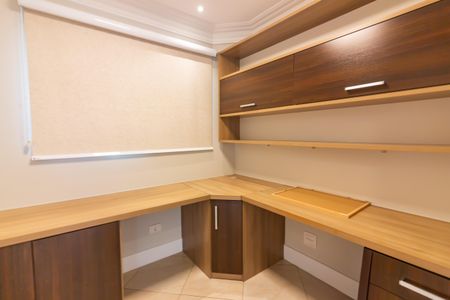 Casa para alugar com 400m², 4 quartos e 4 vagasEscritório