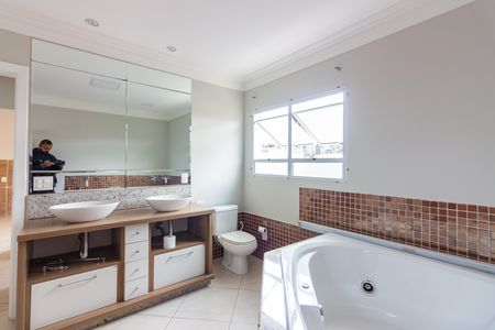 Casa para alugar com 400m², 4 quartos e 4 vagasBanheiro da Suíte