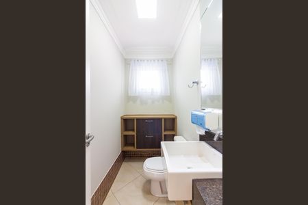 Casa para alugar com 400m², 4 quartos e 4 vagasLavabo