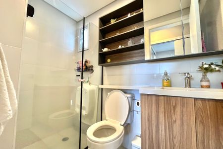 Apartamento à venda com 65m², 2 quartos e 2 vagasBanheiro Corredor